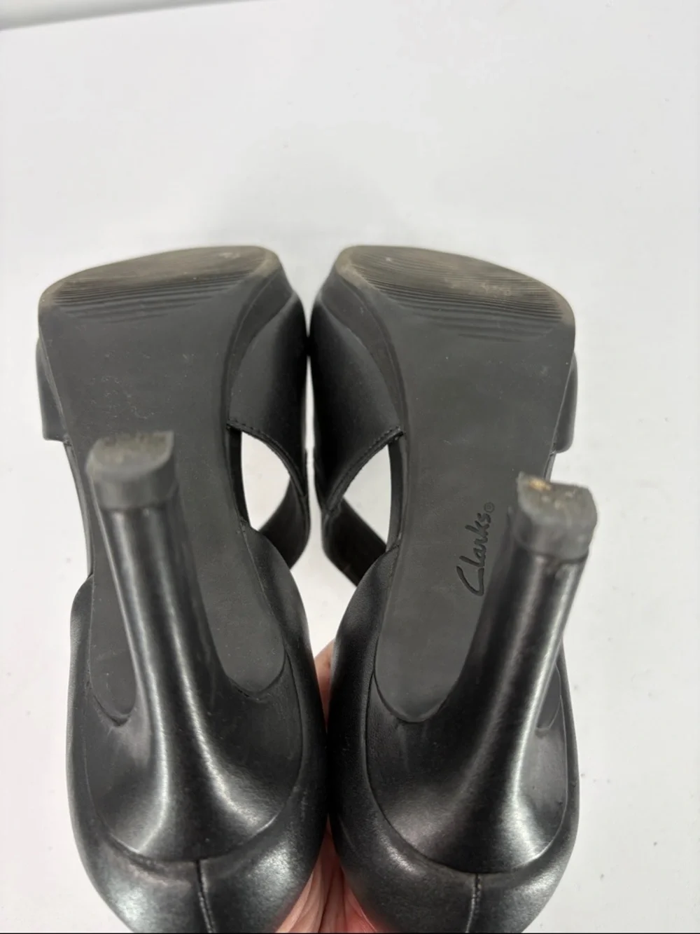 🦊 Clarks Black Mary Jane Heel Pumps with  Strap - Picture 9 of 9
